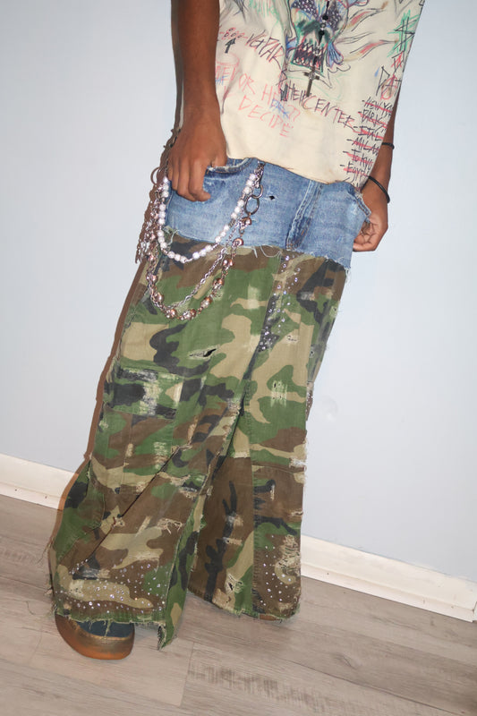 5/6 ICED OUT CAMO SHORTS